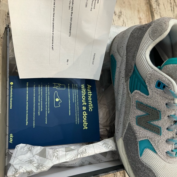 Palace X New Balance men’s sz 10.5 - Picture 8 of 8
